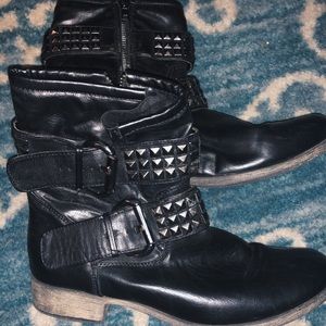 Motorcycle boots